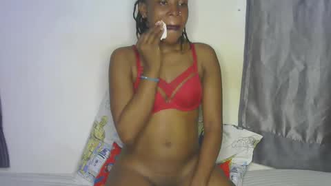Snapshot of naughtyie chatting on 12/15/25, 02:32 naughtyie online show from 12/15/25, 02:32