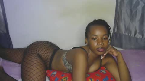 Snapshot of naughtyie chatting on 12/20/25, 03:46 naughtyie online show from 12/20/25, 03:46
