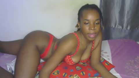 Snapshot of naughtyie chatting on 12/21/25, 09:05 naughtyie online show from 12/21/25, 09:05