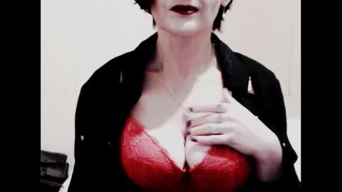 Snapshot of naughtyjenniferxx chatting on 12/14/25, 03:34 Jenny online show from 12/14/25, 03:34