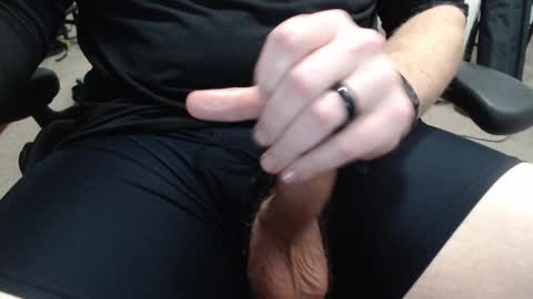 Snapshot of naughtyjohn77 chatting on 12/26/24, 02:33 naughtyjohn77 online show from 12/26/24, 02:33