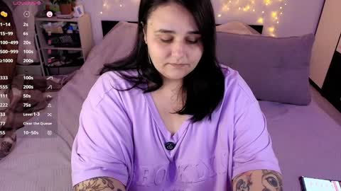 Snapshot of naughtykiss22 chatting on 04/09/26, 04:34 Chris online show from 04/09/26, 04:34