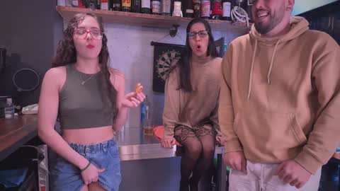 ANDREA STEPH  MIKE online show from 01/04/25, 08:16