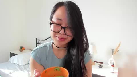 Snapshot of naughtynerdygirl chatting on 03/06/25, 08:41 Gigi Chu  online show from 03/06/25, 08:41