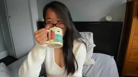 Snapshot of naughtynerdygirl chatting on 10/01/25, 01:06 Gigi Chu  online show from 10/01/25, 01:06