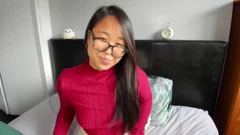 Snapshot of naughtynerdygirl chatting on 10/07/25, 11:51 Gigi Chu  online show from 10/07/25, 11:51