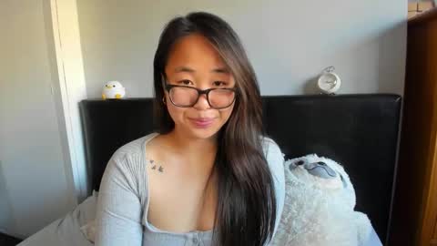 Gigi Chu  online show from 11/02/25, 03:03