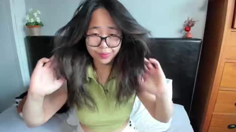 Snapshot of naughtynerdygirl chatting on 03/23/26, 07:34 Gigi Chu online show from 03/23/26, 07:34