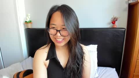 Snapshot of naughtynerdygirl chatting on 04/07/26, 01:22 Gigi Chu online show from 04/07/26, 01:22