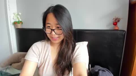 Snapshot of naughtynerdygirl chatting on 06/10/26, 12:04 Gigi Chu online show from 06/10/26, 12:04