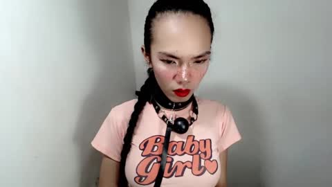 Snapshot of naughtypetiteangel chatting on 11/17/25, 08:25 naughtypetiteangel online show from 11/17/25, 08:25