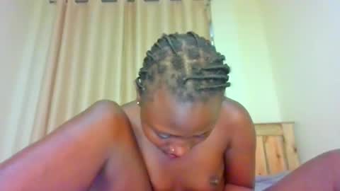 naughtyqueen12 online show from 09/14/25, 01:49