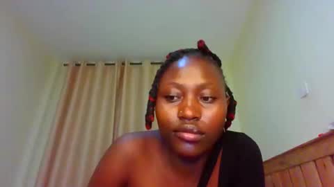 naughtyqueen12 online show from 10/28/25, 08:18