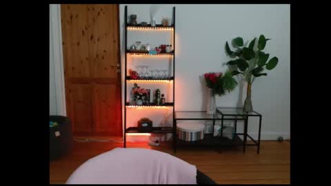 Ella - Naughty Rapunzel online show from 12/18/24, 12:07