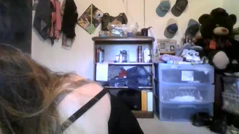 Snapshot of naughtyred25 chatting on 11/07/25, 02:28 naughtyred23 online show from 11/07/25, 02:28