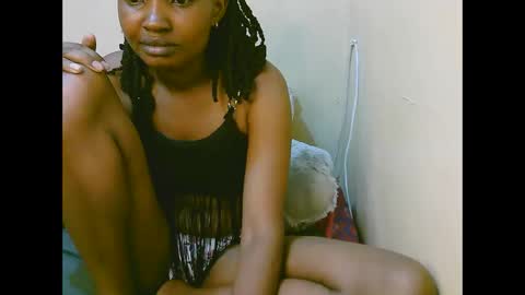 naughtyqueen online show from 11/12/25, 12:00