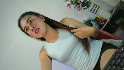 Snapshot of naughtywildvenice chatting on 02/14/25, 10:59 naughtywildvenice online show from 02/14/25, 10:59