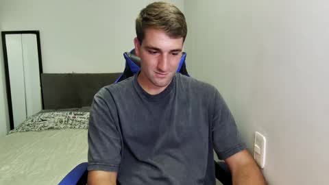 Snapshot of naugthy18boy chatting on 03/10/26, 08:03 Nico online show from 03/10/26, 08:03