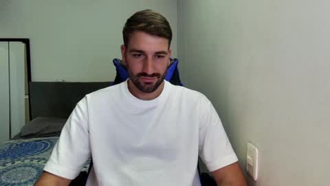 Snapshot of naugthy18boy chatting on 04/06/26, 07:37 Nico online show from 04/06/26, 07:37