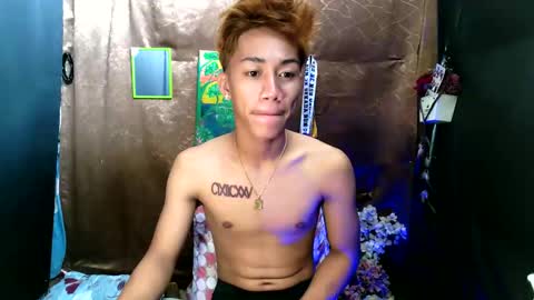 Snapshot of naugthyboyloy chatting on 09/23/25, 04:04 Loy online show from 09/23/25, 04:04
