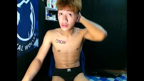 Snapshot of naugthyboyloy chatting on 10/23/25, 07:18 Loy online show from 10/23/25, 07:18