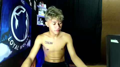 Snapshot of naugthyboyloy chatting on 11/09/25, 10:46 Loy online show from 11/09/25, 10:46