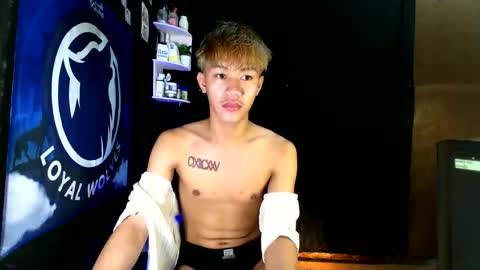 Snapshot of naugthyboyloy chatting on 11/15/25, 02:46 Loy online show from 11/15/25, 02:46