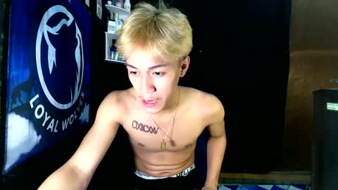 Snapshot of naugthyboyloy chatting on 11/25/25, 07:25 Loy online show from 11/25/25, 07:25