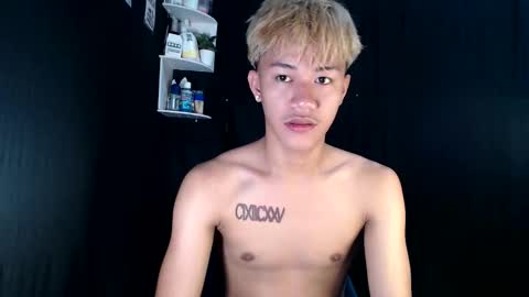 Snapshot of naugthyboyloy chatting on 12/01/25, 02:38 Loy online show from 12/01/25, 02:38