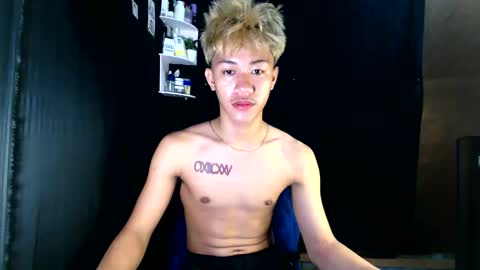 Snapshot of naugthyboyloy chatting on 12/01/25, 03:06 Loy online show from 12/01/25, 03:06