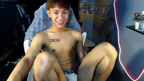 Snapshot of naugthyboyloy chatting on 06/18/26, 06:01 Loy online show from 06/18/26, 06:01