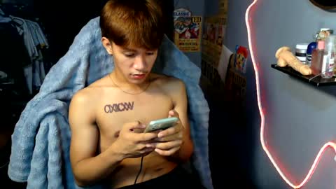 Snapshot of naugthyboyloy chatting on 07/17/26, 06:57 Loy online show from 07/17/26, 06:57