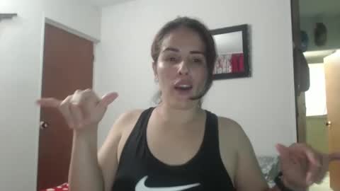 Snapshot of naugthymilf23 chatting on 01/21/25, 02:11 keyra online show from 01/21/25, 02:11