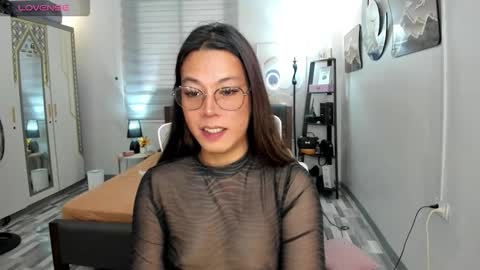 Snapshot of naugtycummer69 chatting on 09/26/25, 04:38 JAY online show from 09/26/25, 04:38