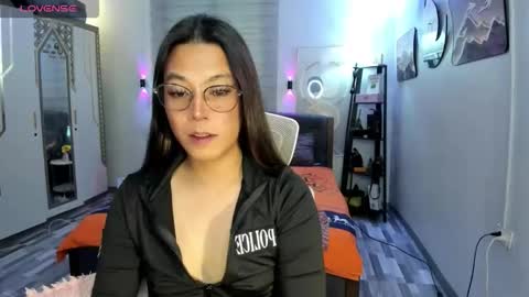 Snapshot of naugtycummer69 chatting on 10/10/25, 05:50 JAY online show from 10/10/25, 05:50