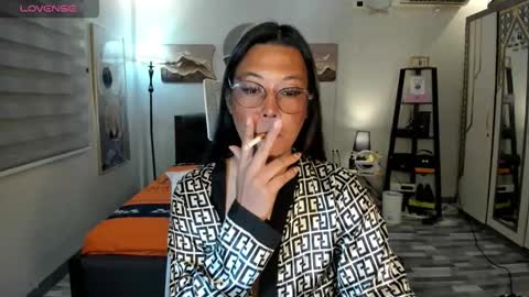 Snapshot of naugtycummer69 chatting on 11/07/25, 04:07 JAY online show from 11/07/25, 04:07