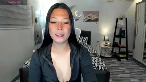 Snapshot of naugtycummer69 chatting on 11/19/25, 02:06 JAY online show from 11/19/25, 02:06