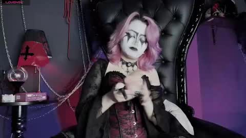 Snapshot of navier__ chatting on 03/21/26, 06:18 Navier online show from 03/21/26, 06:18