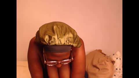 nawtylezi696 online show from 10/14/25, 08:31