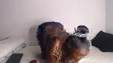 nawtylezi696 online show from 10/30/25, 06:52