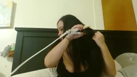 Snapshot of nawtymimi chatting on 12/16/25, 02:27 Mimi is dope online show from 12/16/25, 02:27