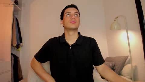 Snapshot of naxttan chatting on 03/30/26, 02:12 Natan online show from 03/30/26, 02:12