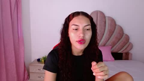 naya_fox1 online show from 02/03/26, 06:35