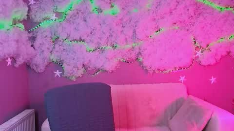 Naya online show from 03/31/26, 09:10