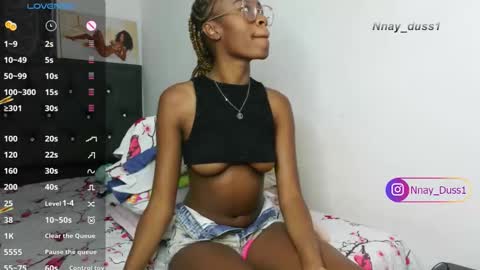 Snapshot of nayah_dussa1 chatting on 11/11/25, 04:01 Vane broadcast 6 pm to 1 am Colombia time online show from 11/11/25, 04:01