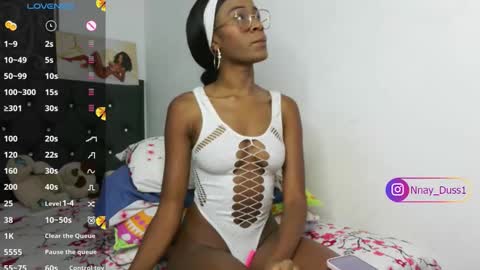 Snapshot of nayah_dussa1 chatting on 11/25/25, 12:21 Vane broadcast 6 pm to 1 am Colombia time online show from 11/25/25, 12:21