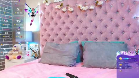 Snapshot of nayecloud chatting on 01/28/25, 10:02 Naye online show from 01/28/25, 10:02