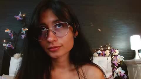 Snapshot of nayecloud chatting on 03/12/25, 10:37 Naye online show from 03/12/25, 10:37