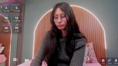 Snapshot of nayecloud chatting on 11/16/25, 03:34 Naye online show from 11/16/25, 03:34