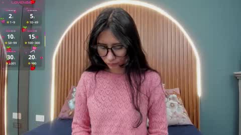 Snapshot of nayecloud chatting on 11/27/25, 03:52 Naye online show from 11/27/25, 03:52